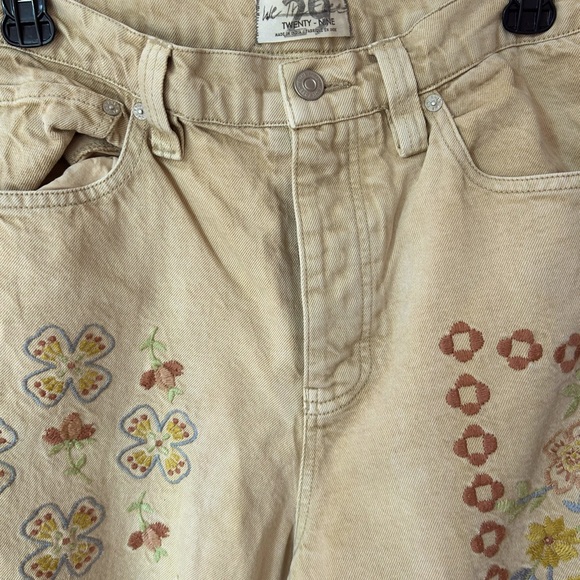 Free People Kiss the Sky Distressed Jeans - Picture 3 of 4